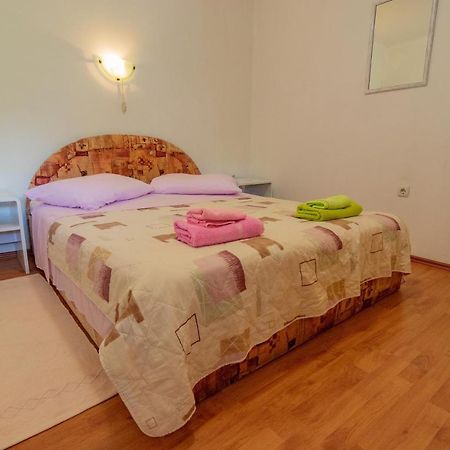 Apartment Dumicic 2 Mundanije Luaran gambar